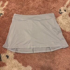 Nike Golf Womens Dri-Fit UV Victory Printed Gray/White Stripe Skort Ruffle Sz L